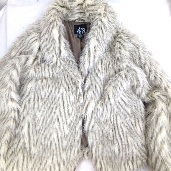 Say What Charlotte Russe NWT Faux Fur Jacket Off White & Grey Large Bag 20 - Picture 1 of 9